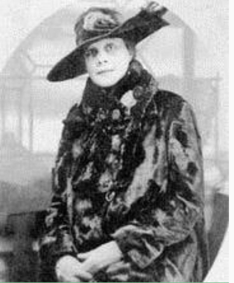 Alice Dunbar Nelson was born to mixed race parents in 1875 in NOLA. She married famed poet Paul L. Dunbar after writing in #Boston's Women's Era Newspaper published by Black women. Her stories, poems & essays empowered women. She fought racial injustice & supported suffrage. #WHM