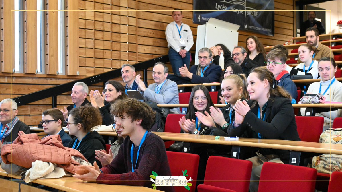 [#JeudisVerts]🌱
Journée des éco-délégués de l'<a href="/aclimoges/">Académie de Limoges</a>
Les élus de 12 lycées ont échangé sur des questions liées au développement durable :
✅Table ronde
✅Conférence
✅Ateliers sur le changement climatique, la sobriété numérique et l'engagement en présence de <a href="/CDrucker_Godard/">Carole Godard</a>