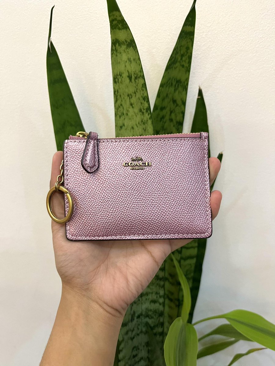 MtheFan's tweet photo. [ FOR SALE / WTS / LFS ]

Not KPOP related but helping my friend sell her original but preloved lux bags &amp; wallets. 100% Authentic.

DM if interested! Thank you ❤️

#LV #LouisVuitton
#Dior
#Coach
#CHANEL https://t.co/dNJOpKF3PE
