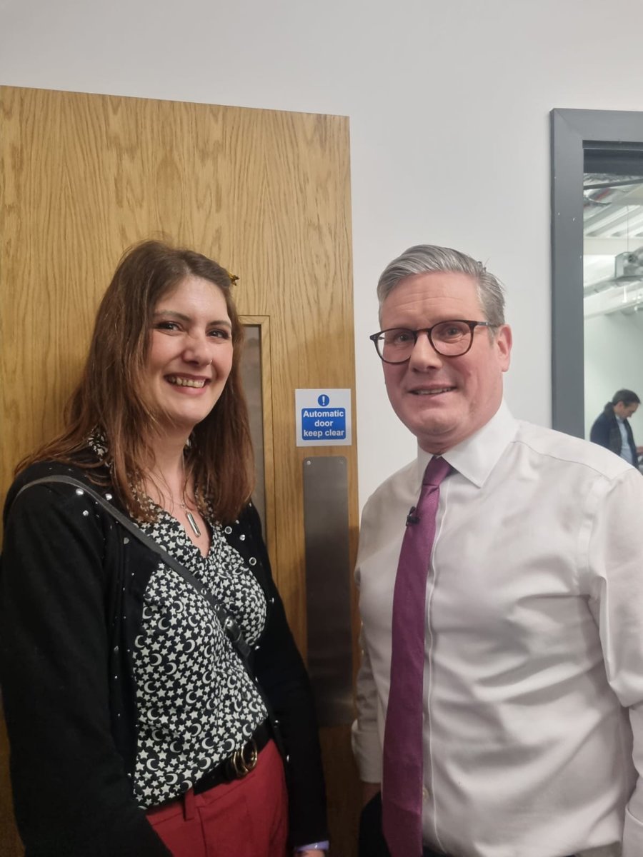 catecclesstour's tweet image. Thank you to @Keir_Starmer and @AngelaRayner for visiting us in Dudley to launch the #localelection campaign. 
Keir and I talked about the Glassboys @StourbridgeFC and the proud heritage in our area. 
Let&apos;s get our future back!