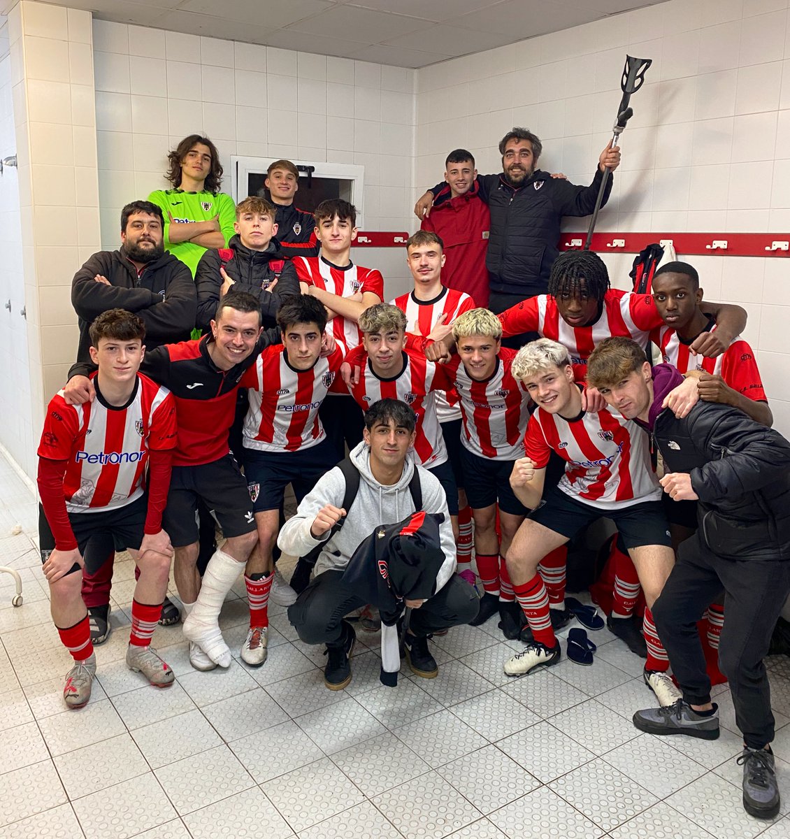 Partidazo de todos! Ya queda menos, mi Gallarta ⚒️❤️🤍