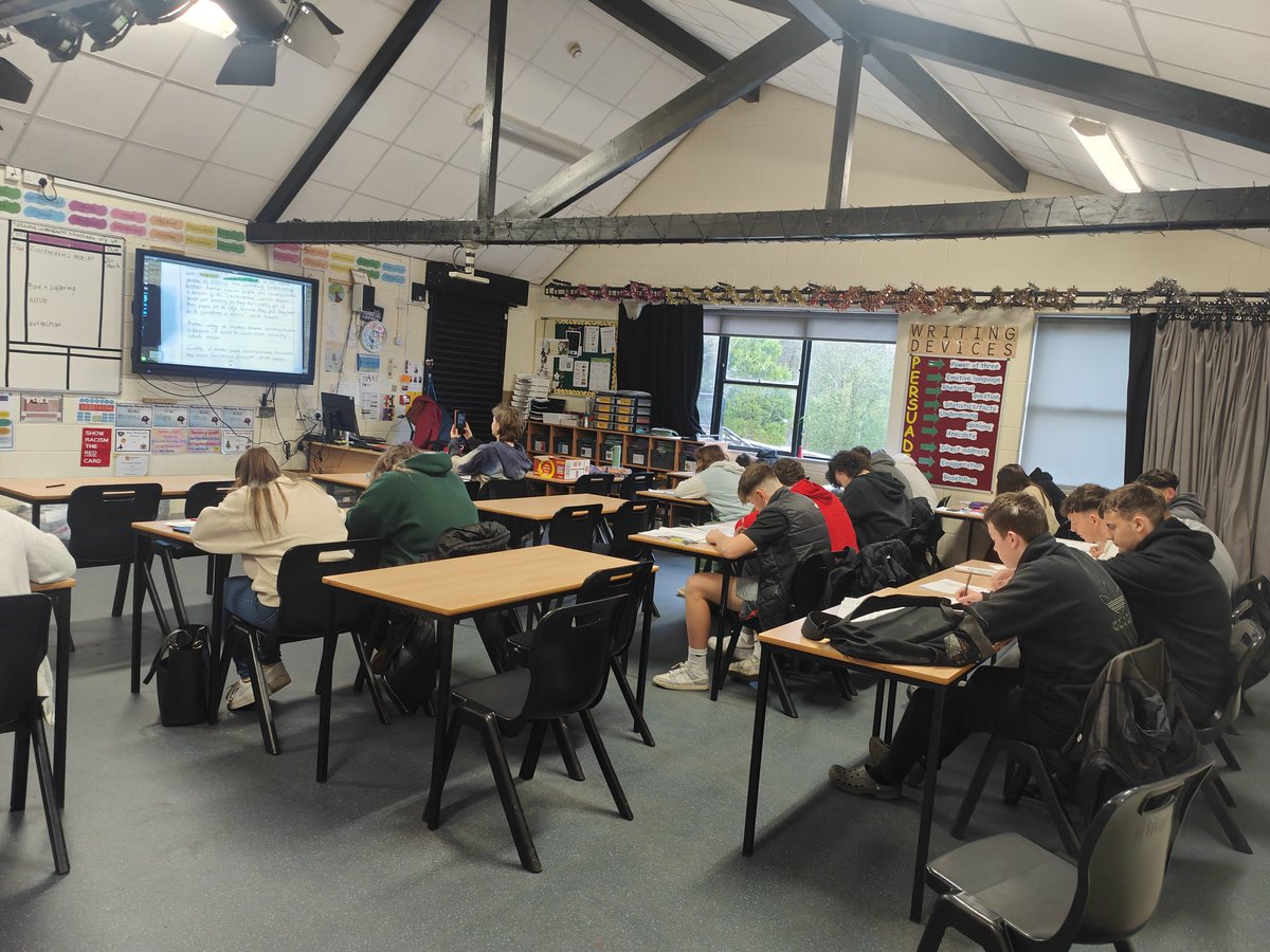 MWmsenglish's tweet photo. Well done to all who attended Easter revision today! 🥳 https://t.co/ZQAfbEqHzA
