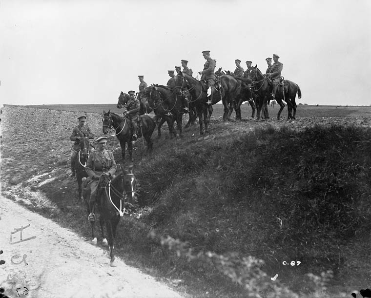 On March 30, 1918, near Moreuil Wood, the Canadian Cavalry Brigade charged at full gallop, aiming to seize the position. Despite its efforts, it ultimately failed.

Discover the ill-fated story of Canada’s last wartime charge in history.

ow.ly/FtXT50R36nY

📸 3397634
