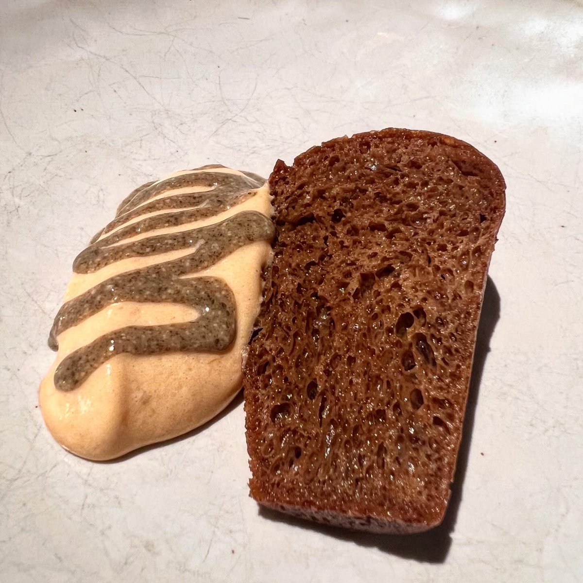 lsuarezdelezo's tweet image. Los postres de #Kaleja en #Málaga

Babá de café y calabaza

El maravilloso Suso, que podría comerme 10 cada vez paso por allí

Bien por Dani Carnero y todo el equipo de #Kaleja en #Málaga