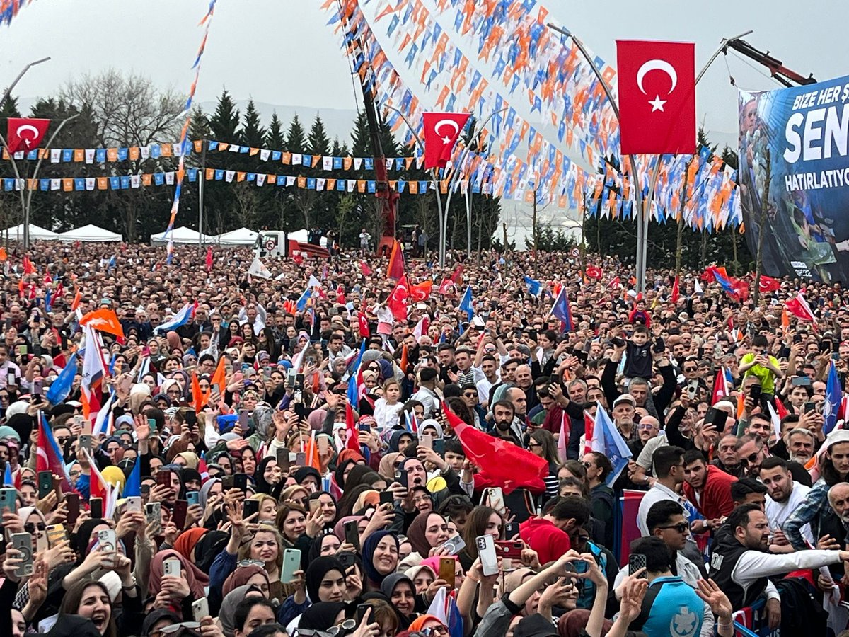 Sanayinin şehri Kocaeli! Üretimin merkezi Kocaeli! Türkiye’nin lokomotifi Kocaeli! Barışın, dayanışmanın ve vefanın şehri.. Bugün yine çok güzelsin Kocaeli!