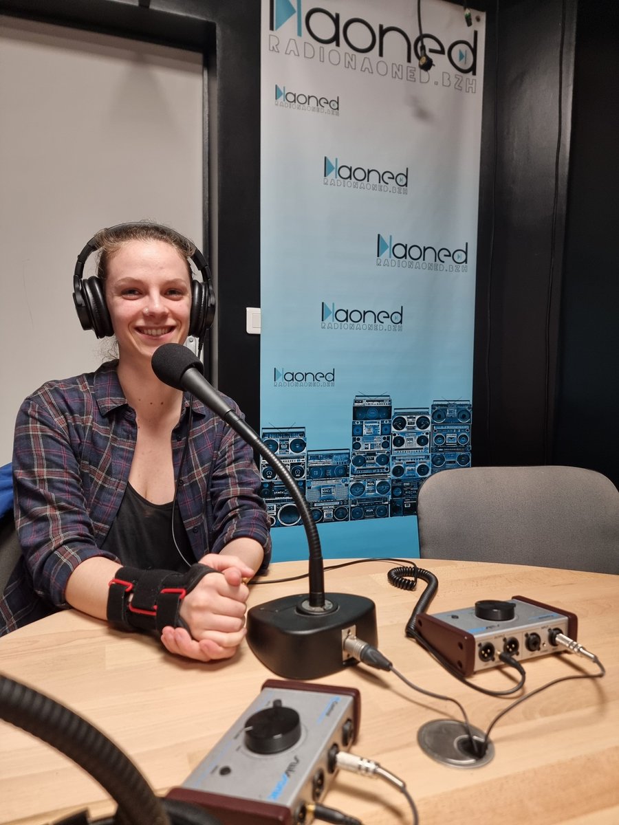 ✨TARZH AN NOZ✨

Da 7e30 war <a href="/RadioNaoned/">Radio Naoned</a> @RADIOKERNE @ArvorigFM ha RKB

🎙️An aesañ stroll, petra eo ? Ludsine Briand a lâro hiroc'h deomp
🎸Klevet 'vo Papooz
🦖War roudoù an dinozored
🎻"Penaos 'mañ ar bal ?" 4/5
🥁Arzourez ar sizhun Key Suna