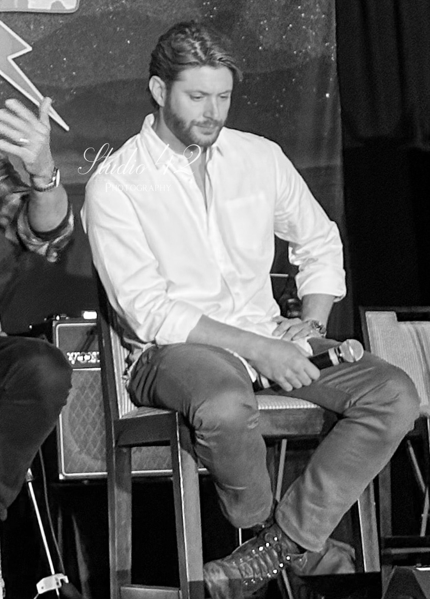 ackles_media's tweet image. Jensen Ackles
#spnkc 2022
pics @42PhotoStudio
