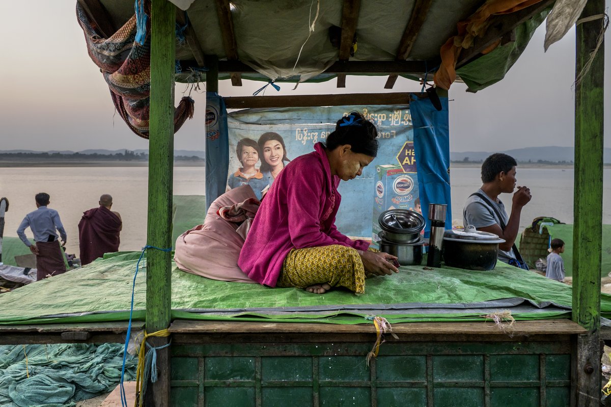 Fish vendor sits beside the Irrawaddy River. Mandalay, Myanmar, 2024

#LeicaSL3