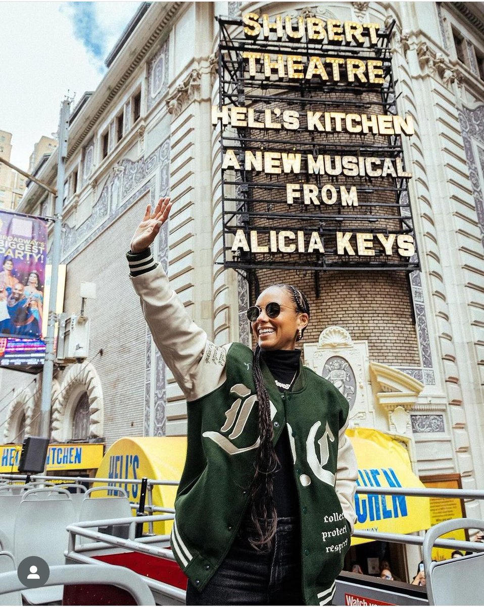 I want to give a shoutout to my fave, my sis, my inspiration @aliciakeys . 15 yrs ago she wrote the lyric 'Seein' my face in lights or my name in marquees found down on Broadway'. And tonight her Broadway musical #HellsKitchenBway opens for previews! So proud of her! This is BIG!