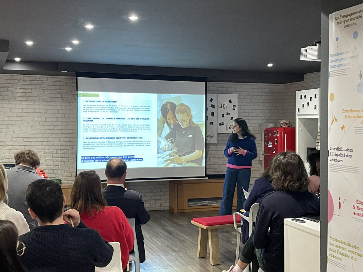 On commence avec <a href="/Delordslesmains/">De l’or dans les mains</a> qui sensibilise les jeunes aux métiers manuels en réintégrant la pratique artisanale au sein des collèges #PrixTenzing