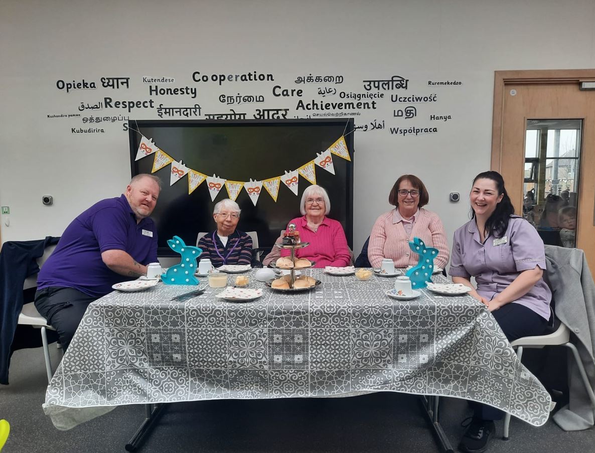 PwickNorthEYC's tweet image. This week we hosted some very special guests from Berelands care home in Prestwick. We treated them to a performance of spring songs and some home baked scones. Lots of fun had all round! #intergeneration