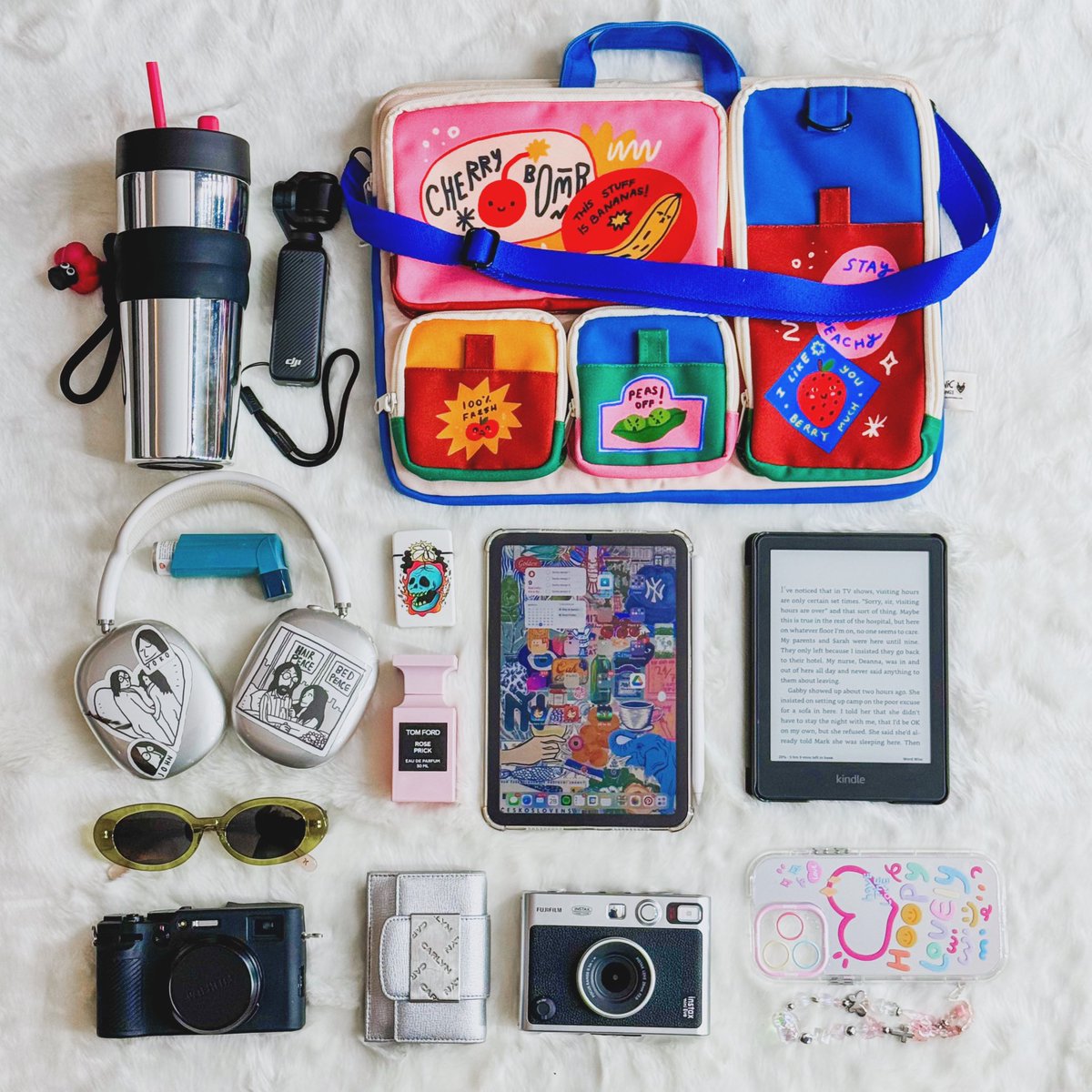 Travel essentials-ku. Kalo kalian, gabisa pergi tanpa apa aja?