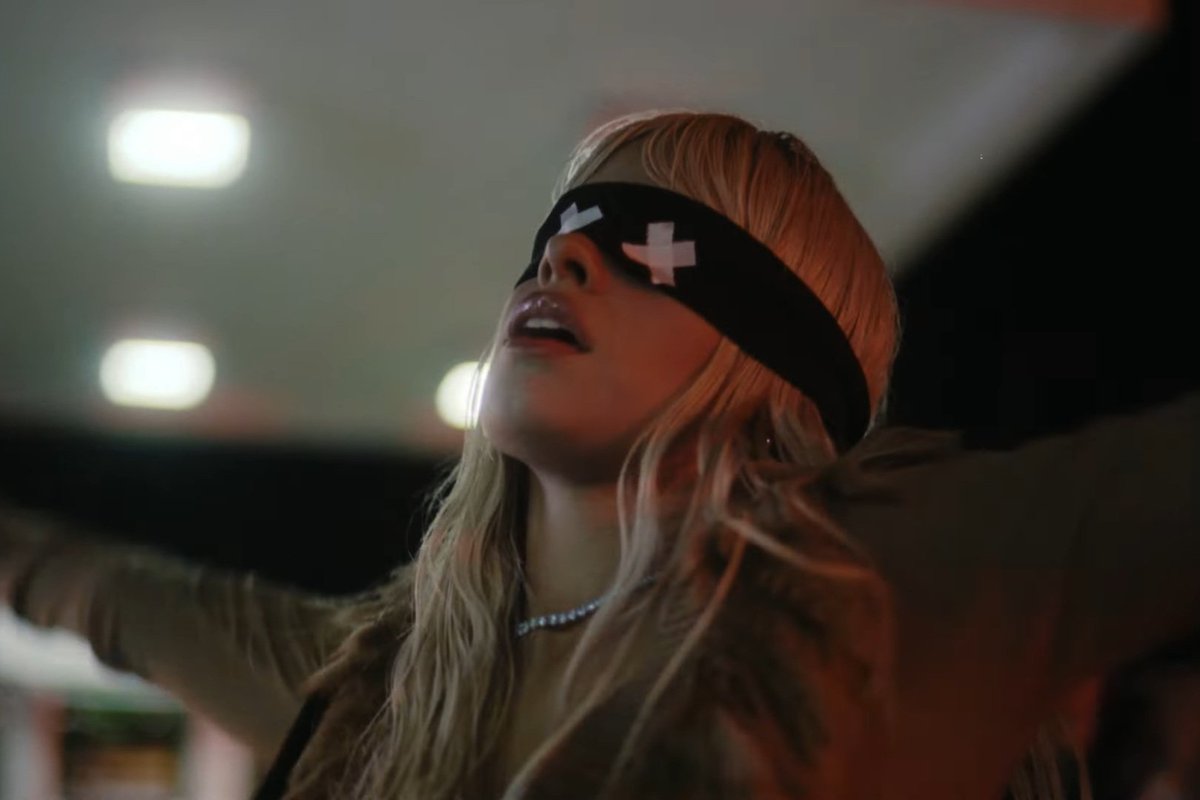 aditidoesntgaf's tweet image. greek mythology references in camila cabello's music video for "I LUV IT" - a thread 🧵