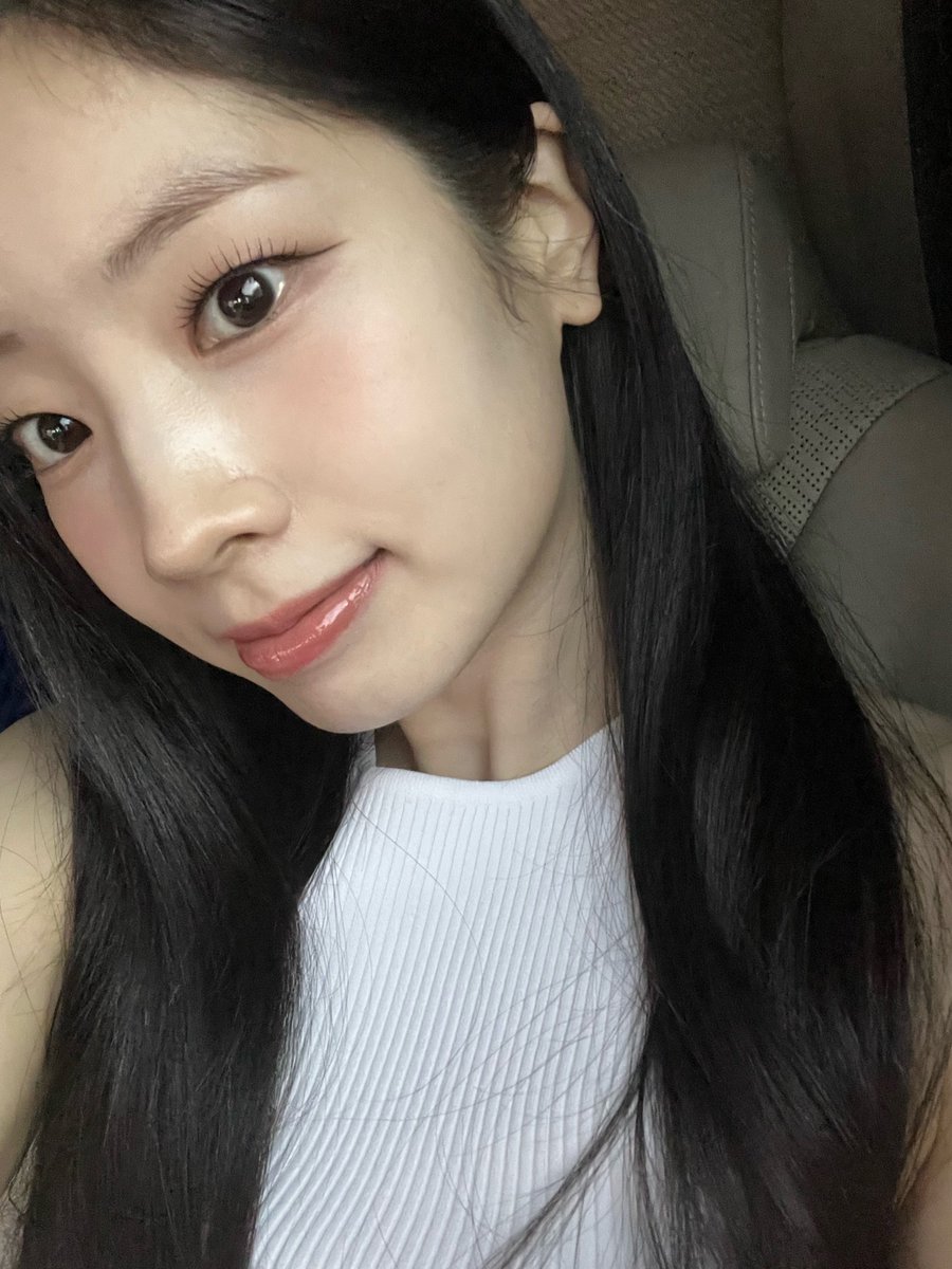kdhfiles's tweet photo. [240328] — 🍫📸 https://t.co/InrMplgF3H