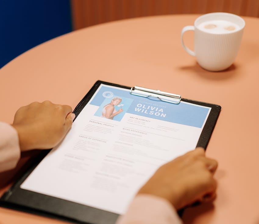 Whilst there are no set legal or statutory requirements or general duty on whether an academy trust and its schools must advertise a 𝗷𝗼𝗯 𝘃𝗮𝗰𝗮𝗻𝗰𝘆, it is good practice to do so. Why? 🤔

Find out here ➡️ ow.ly/HBVT50Qvynq

#academies #recruitment