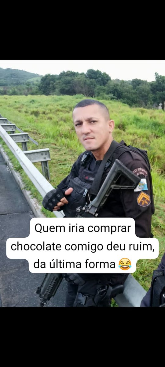 01_Tricolor's tweet image. #URGENTE
#QUEIMADOS
#BAIXADA
CB PM RG 104🌽 JOÃO VITOR MOURA DOS SANTOS
PRESO após ser localizado com produtos q ele roubou das Lojas Americanas de Queimados.
Quebrou a parede da loja, junto a outros 2 e levou vários itens.
@tinojunior @Informacoes_RJ @BandRio @sbtrio @ladygross