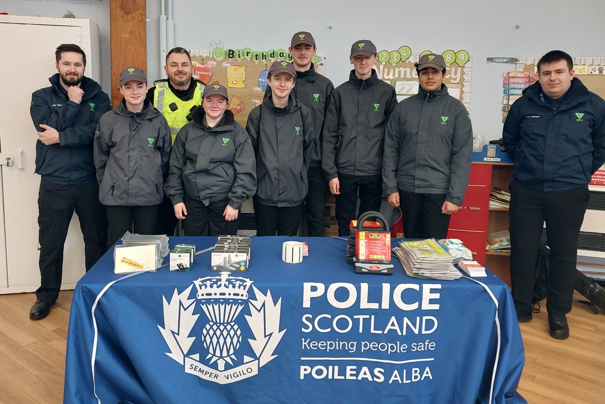 Local community officers attended a recent event at Mount Vernon Community Hall where they offered bike security advice and bike marking. Thanks to #GlasgowPSYV who also came along to assist and to all who chatted to our officers! #CommunityPolice #YourPolice