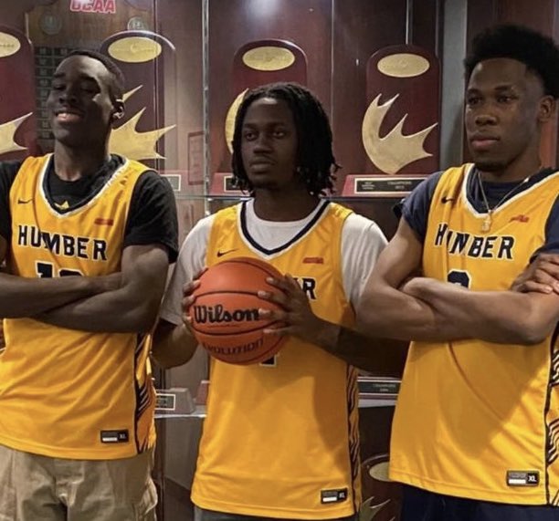 Omar Miles & Humber College get commitments from: Victoire Ndongo (6’5 G / Oakwood) Timothy Morant (6’1 G/ Oakwood) Gershon Mbobi (6'4 W Notre Dame C.S.S) @HumberHawksMBB not only a model of excellence & winning, but a place where players get better & move up to next level. 🏆