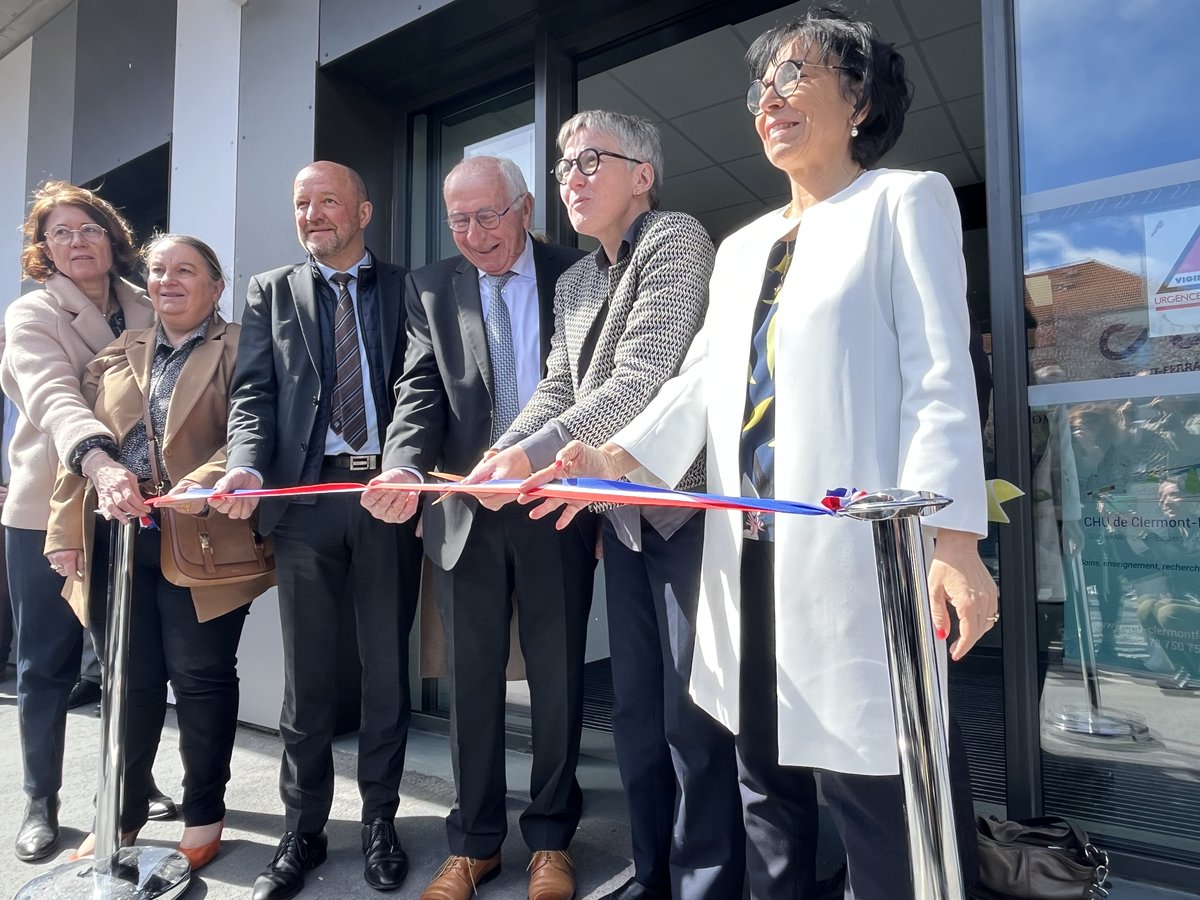#OffreSoins📍63 | Inauguration des urgences du CH de Riom avec <a href="/CecileCourreges/">Cécile Courrèges</a>
➡️De nouvelles urgences pour accueillir les 17 000 passages chaque année dans cet hôpital très ancré territorialement et pleinement soutenu par l'ARS
✉️Financement ARS : 4,1M€ (inv. total de 5,3 M€)
