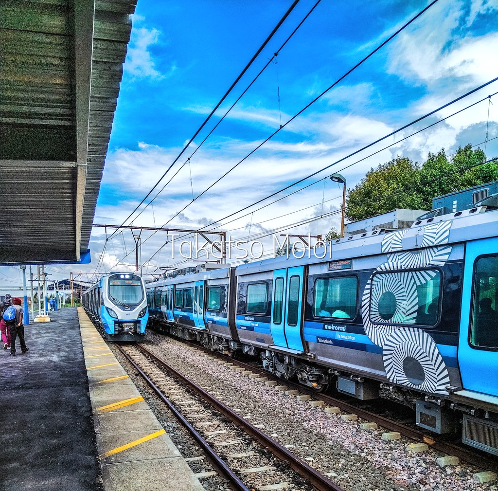 Hardly happens that Trains meet at Longdale Station... #SomethingBlue 💙