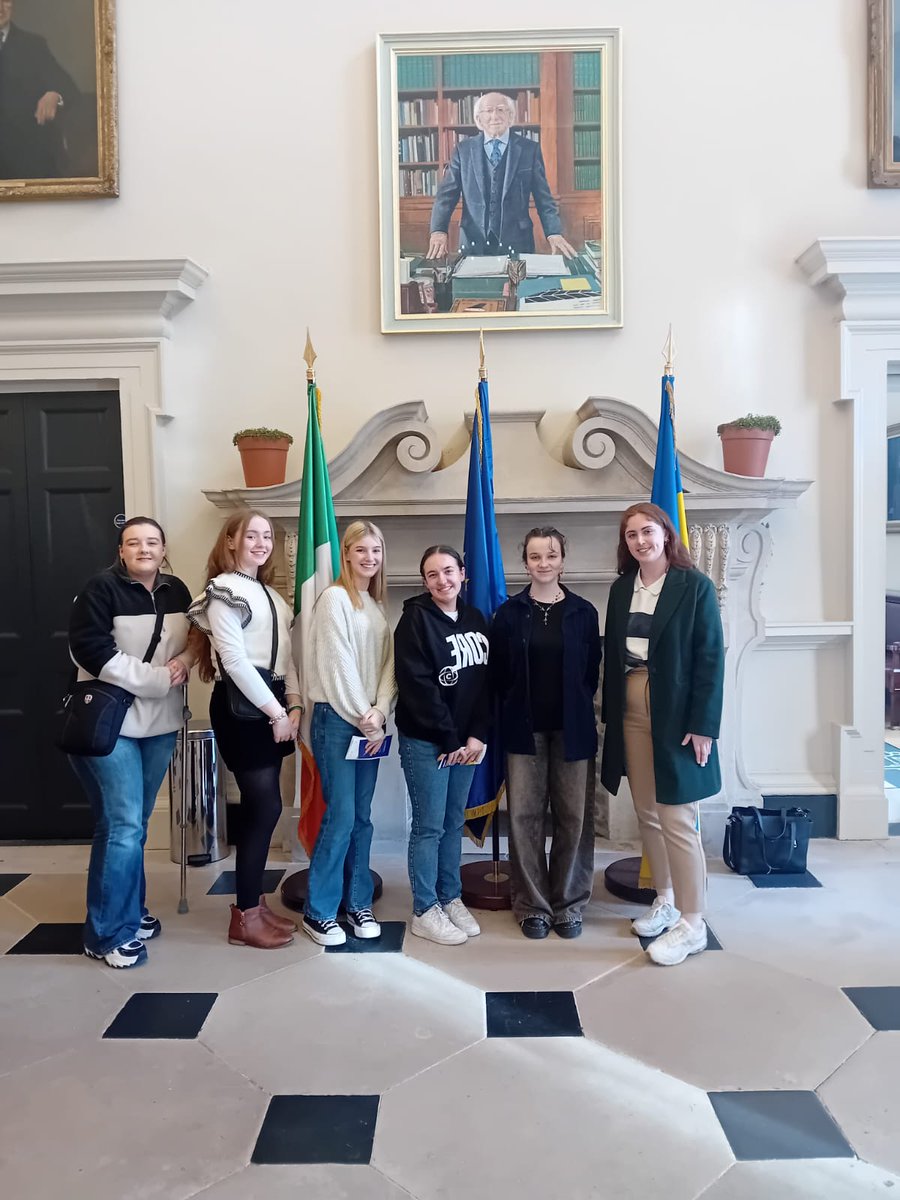 Our Leitrim Comhairle group attending Dáil na nÓg yesterday for an amazing day discussing the topics that affect young people and need government attention. Well done to all for their amazing participation and contributions :) #DáilNanÓg2024