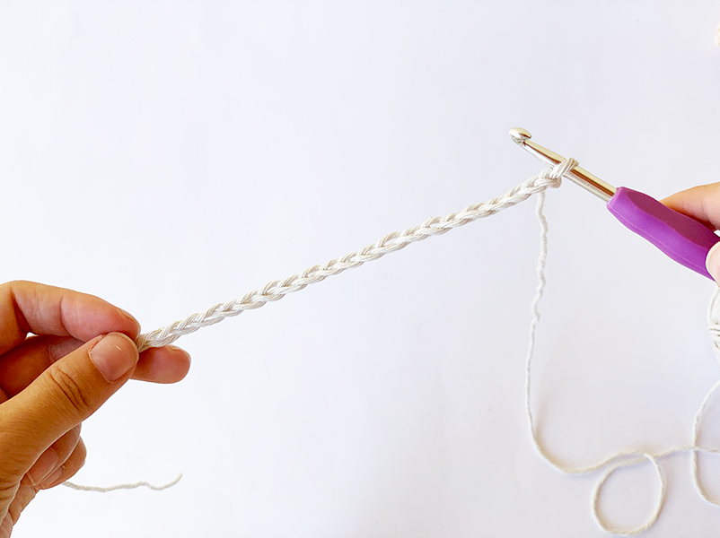 handylittleme's tweet image. 🧶Are you a new crocheter?🧶

Crochet Chain stitches are needed for every crochet pattern, so this is something that as a beginner crocheter you need to learn how to do.

Learn how to start a crochet chain here⬇⬇
handylittleme.com/how-to-start-a…

#crochet #howtocrochet #crochetbasics