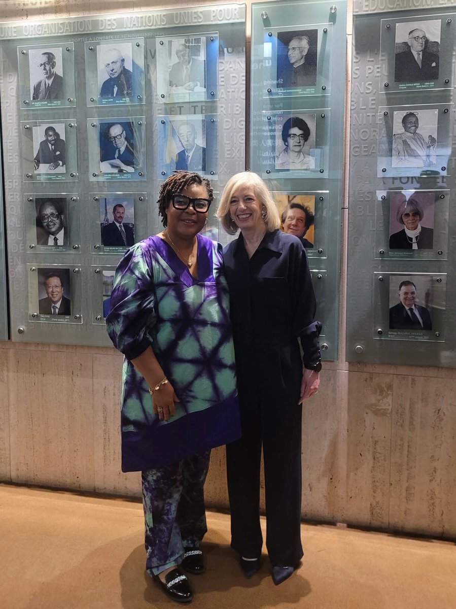 Delighted to meet Nobel Peace Prize Laureate @LeymahRGbowee today at the @UNESCO & Women@Dior event promoting #GenderEquality in & through #education. Inspired by her work to advance women’s rights & empowerment which play a central role in building peace & reconciliation.