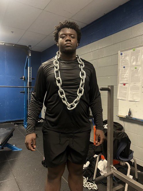 🚨 Full Season Film 🚨 6’3 | 290 🚨 Class of 2025 🚨 DT 🚨 GPA : 3.9 🚨 Newton High School HUDL Link- hudl.com/v/2MVhRw @CoachSkelton06 @CoachHARDen52 @TheRealCoachPB2 @RecruitGeorgia @marki_dixon