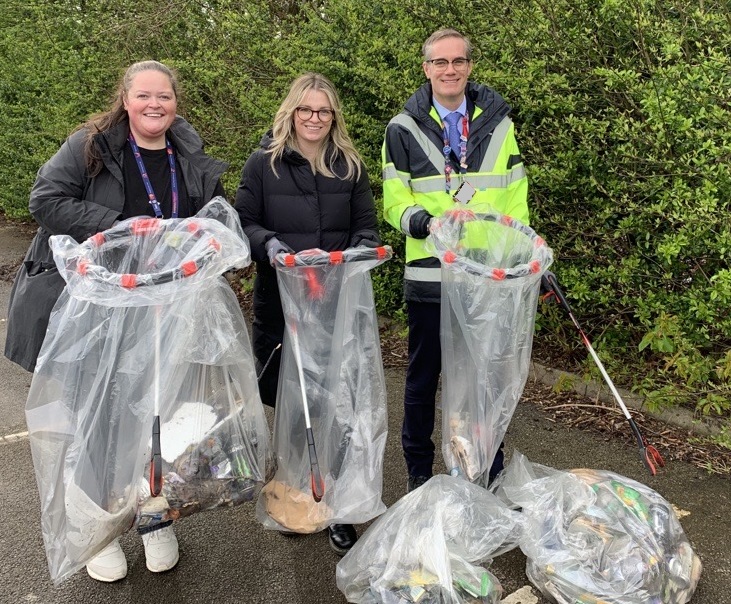 .@manairport colleagues have been out and about around the @manairport and #Wythenshawe participating in the @KeepBritainTidy #GBSpringClean. Here are some of our #LitterHeroes making the place clean and tidy ready for the busy #EasterWeekend.