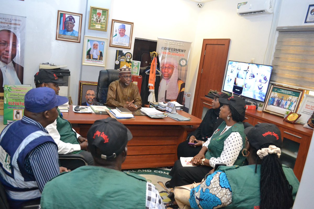 Exciting collaboration ahead! 

Nigerian Copyright Commission met AG, Suleiman Shu'aibu SAN to discuss combatting copyright infringements. 

Highlights include seizing counterfeit goods, prosecution, and the need for Ministry of Justice partnership.

facebook.com/share/Nax6zktQ…