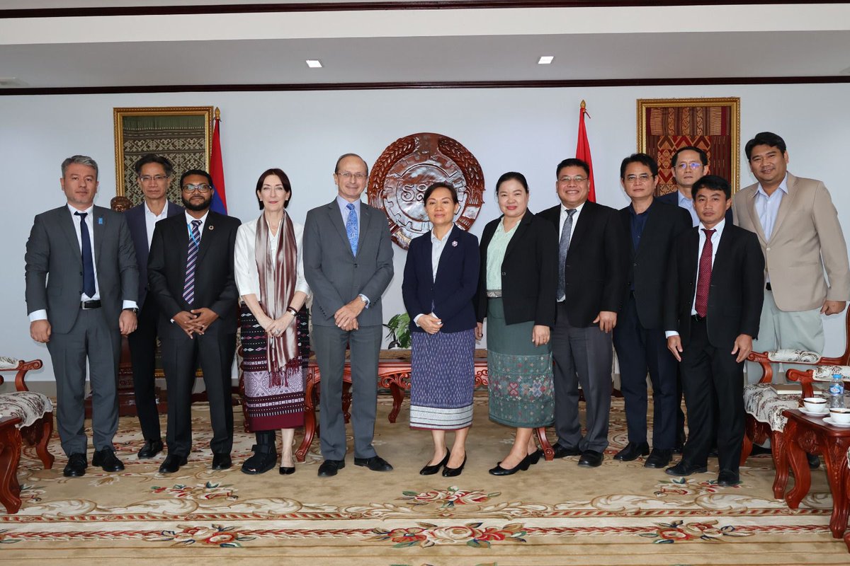 Delighted to meet Minister of Labour & Social Welfare, a strong partner of @UNDPLaoPDR. #UNDP and the Ministry will pursue joint work on #UXO . With @UNDPasiapac regional expertise and @UNinLaoPDR , cooperation will expand for youth entrepreneurship & social protection in 🇱🇦.