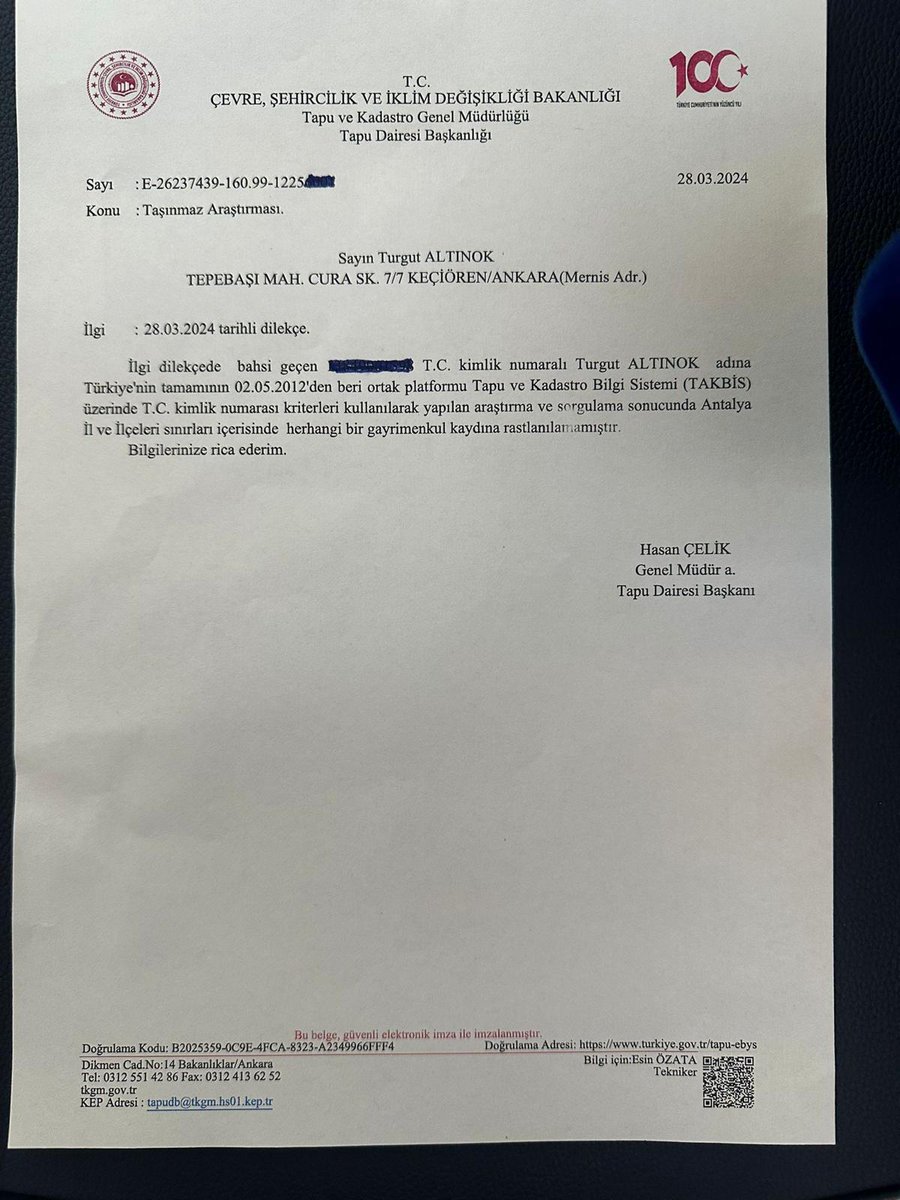 Yalanla, dolanla, iftira ve ahlak yoksunluğu ile seçim kazanılmaz. İşte belgesi: Nerede 600 daire? Bir tane bile yok. Turgut Altınok adına hiç bir emlak kaydı bulunmadığına dair kapı gibi belge çıktı ortaya. Mansur Yavaş şimdi ne diyecek acaba?