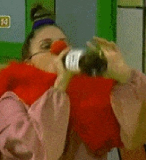 inicio de feriado largo así que citaré a una pensadora contemporánea llamada queca:
"SACA LAS CHELAS PERÚ"