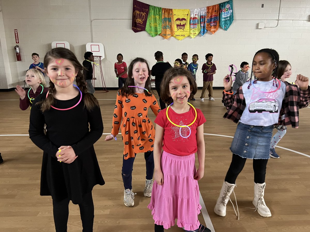 SpeasGlobal's tweet photo. Look what earning 10 Bees can do! This month’s #PBIS incentive is #GlowDance K-G1 or #ElectronicsDay G2-G5. We are having so much fun! #BeeYourBEST! https://t.co/P8qlOngCkL
