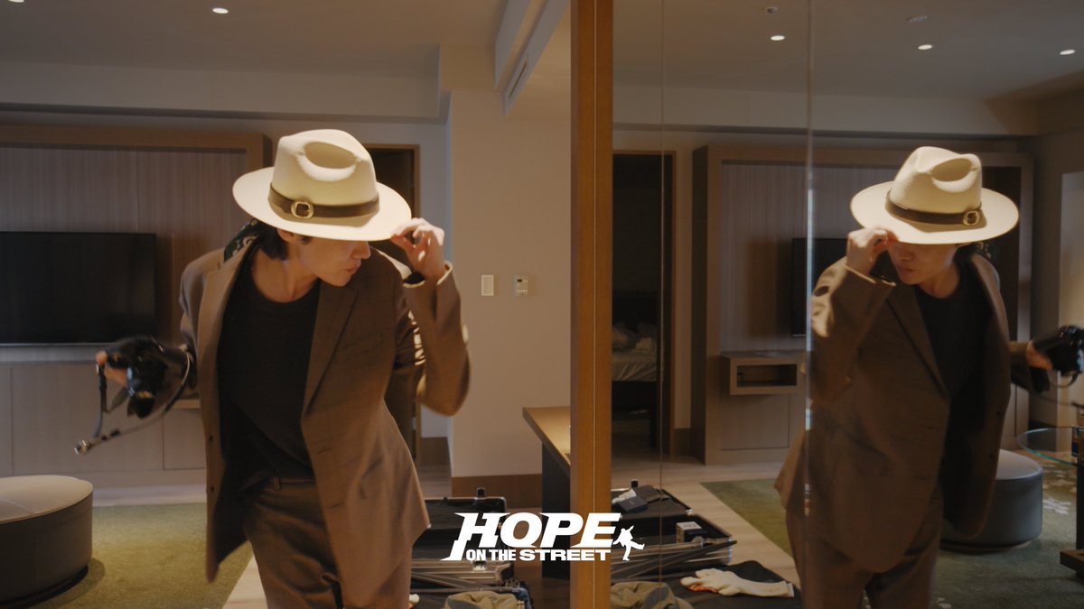 <HOPE ON THE STREET> Official Photo EP.2 춤이란 무엇이고… 삶이란 무엇일까…?💭 What is dancing...and what is life...?💭 Let's go to the 'Popping' scene together! 📺 NOW on @PrimeVideo & @tvingdotcom #HOPE_ON_THE_STREET #홉온스 #jhope #제이홉