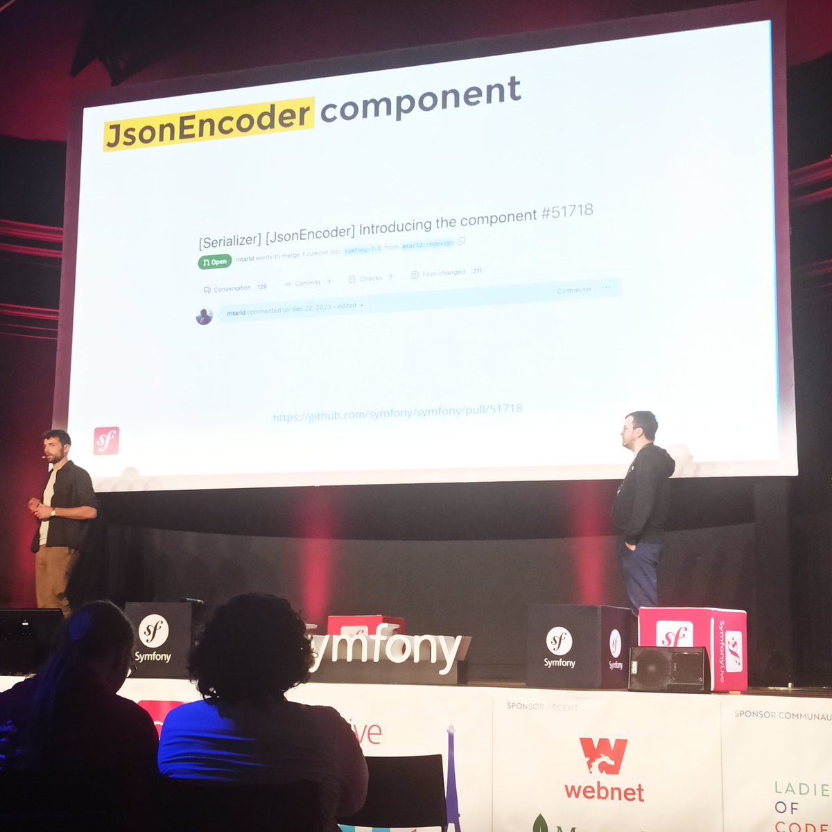 dedeparisg's tweet photo. Merci @matarld &amp; @Korbeil_ pour cette découverte de JsonEncoder, Automapper et TurboSerializer ! 

#symfony_live 
Merci @Webnet_France https://t.co/dxWq0YeM12