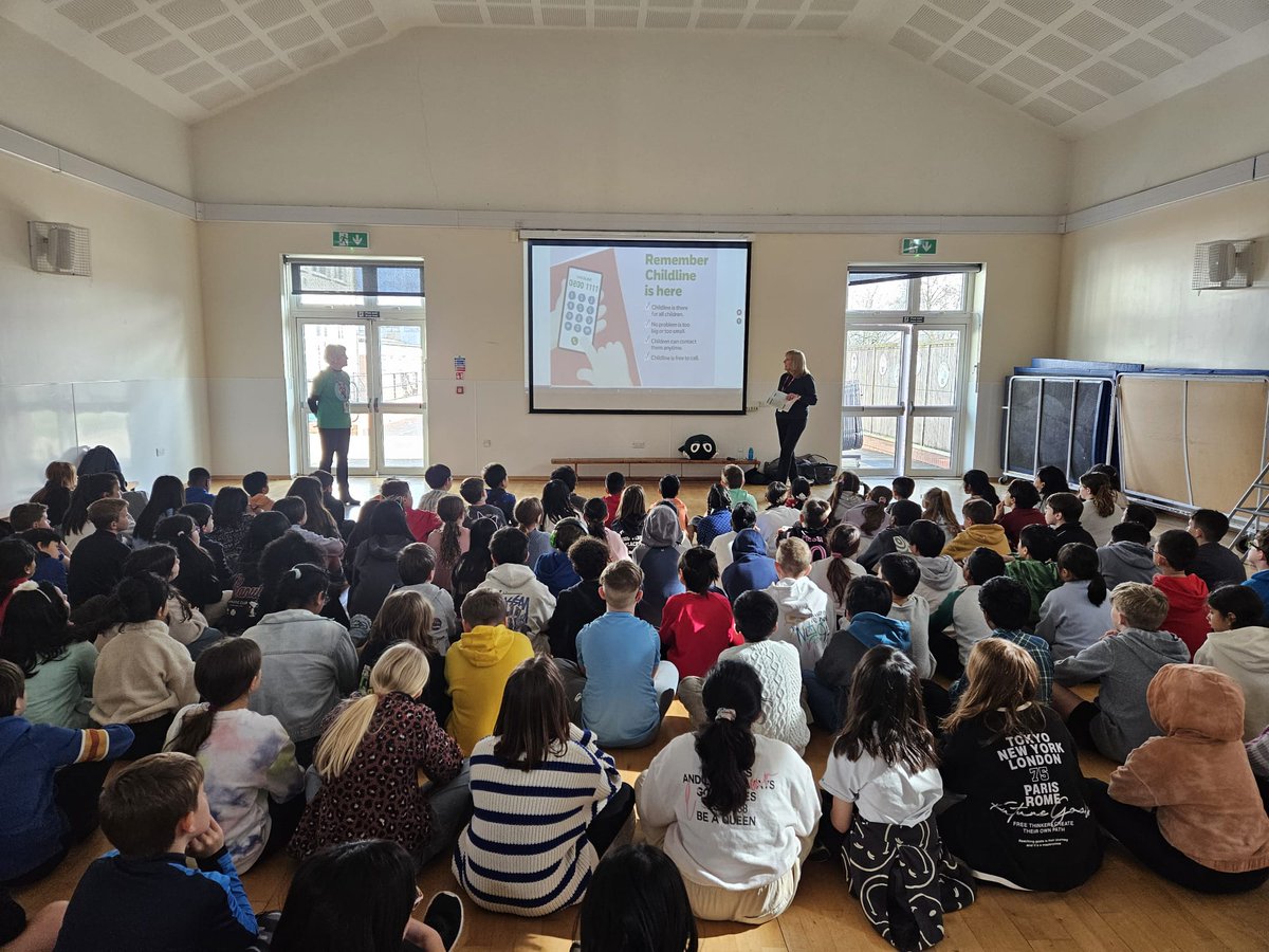 This morning, we welcomed @NSPCC @NSPCCLearning into school to speak about how we can stay safe inside and outside of school. We discussed who we can talk to if we're worried. #WeAreLEO 🦁