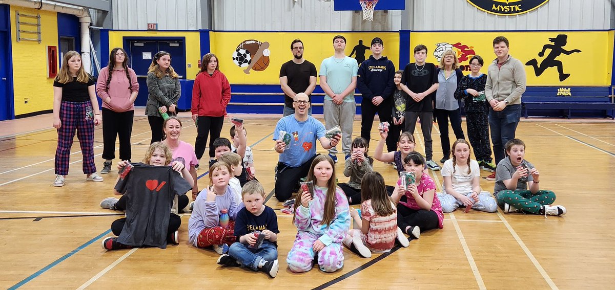 Jump rope for Heart and Stroke Foundation today! 😁 @HeartandStroke #jumpropeforheart @nlschools @ActiveSchoolsNL @Lutheriam @LaurenGregoryNL @chrisryan987 @mmelong709