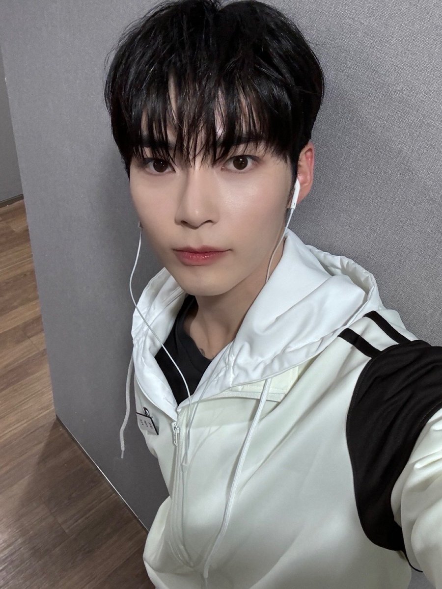 binbblu's tweet image. [240328] 🐹📸💭
8.27 PM WIB

🐹📸
"tadaaa❤️"