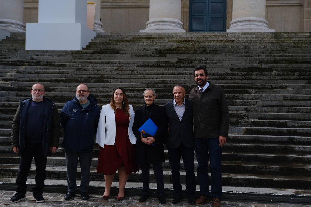 ✅ L'Assemblée nationale a adopté ce matin la proposition de résolution du groupe @EcologidtesAN visant à reconnaître et condamner le massacre des Algériens à Paris le 17 octobre 1961, et à lui dédier un jour de commémoration officiel 🙌