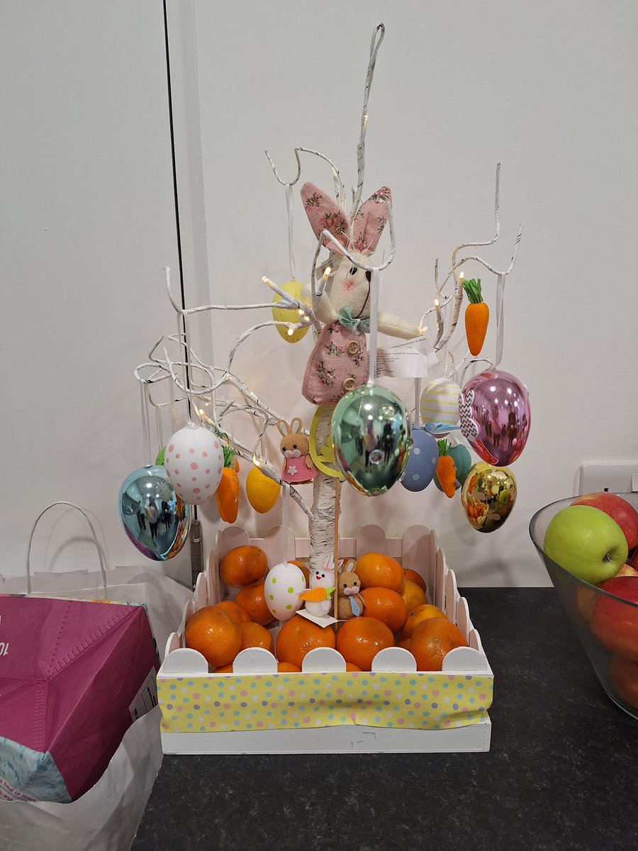automatedintel's tweet image. Today @automatedintel met up for our monthly company update. It was great to catch up with colleagues, while enjoying breakfast and some Easter treats. 🍰We then went for a walk around the Titanic Quarter - all in aid of fundraising for our corporate charity partner @PipsCharity