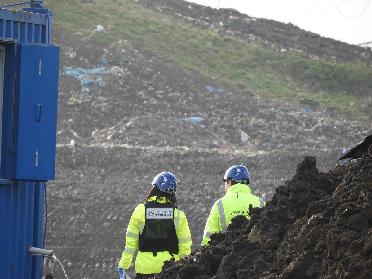 We joined forces with @JUWC_WasteCrime @HMRCgovuk and others in a proactive operation to stop and check waste carriers outside landfills in County Durham and #Lancashire this week. Read more about the operation here: gov.uk/government/new…