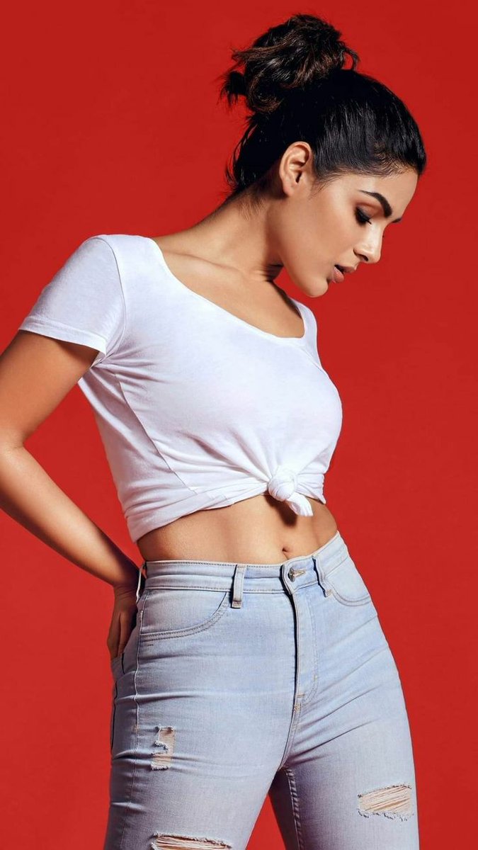 GJwwqJpXgAAklBY?format=jpg&name=medium