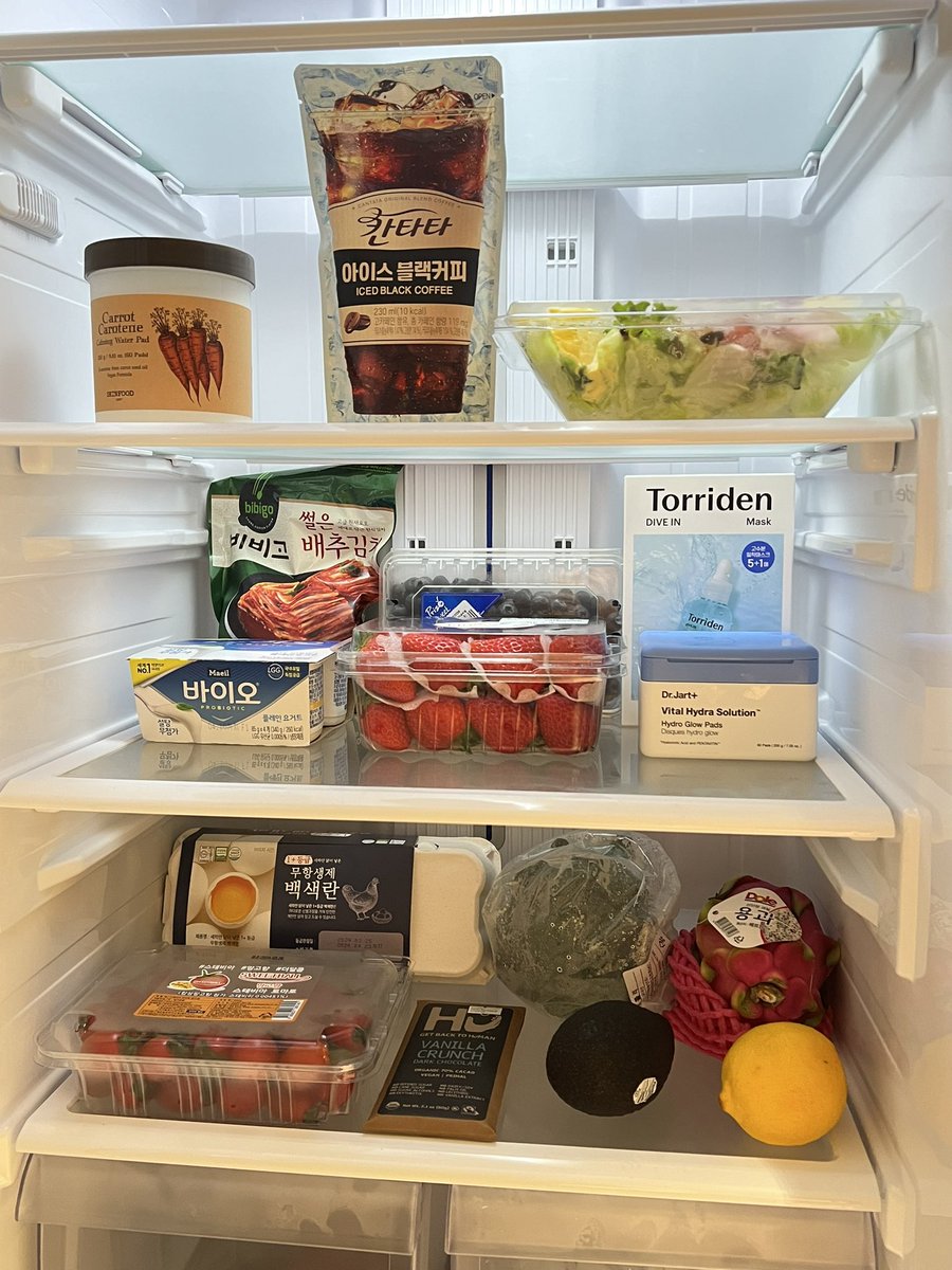 darlingdollette's tweet photo. girl fridge ♡ https://t.co/8BGrkRyE2A