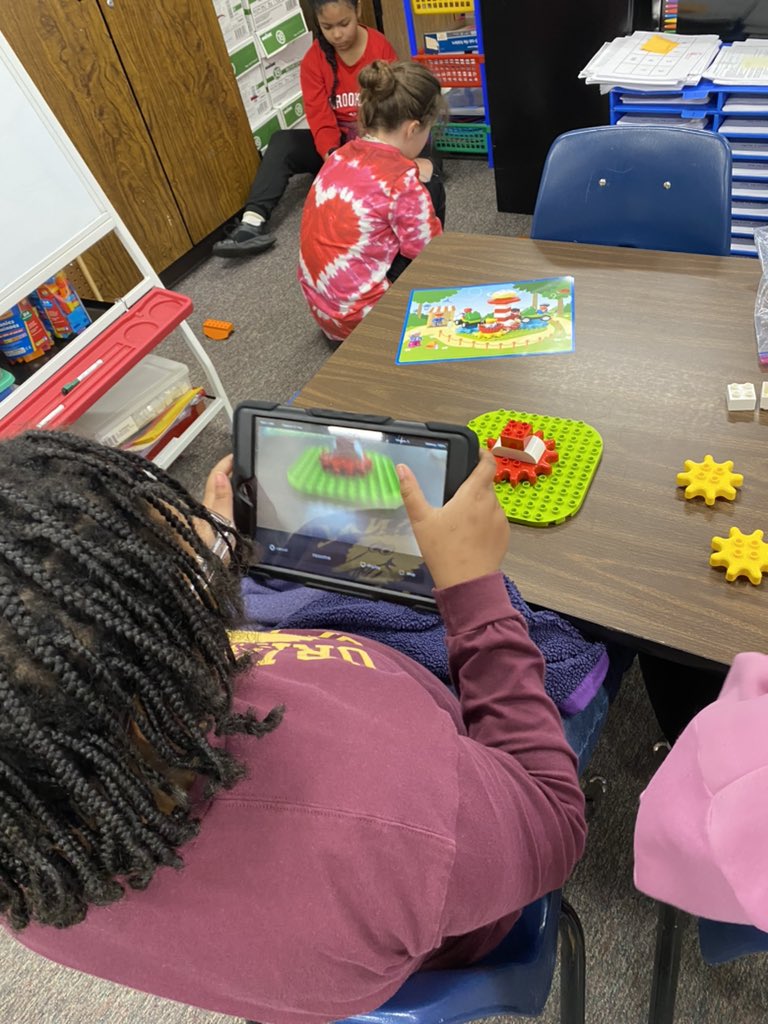 Stop motion fun at Arts with HEART @ #powderspringselementary