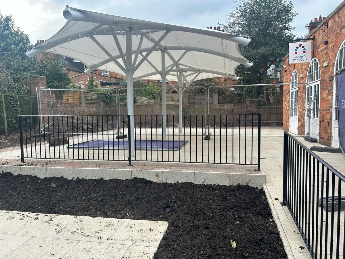 The finishing touches are being added this week to the outdoor seating area at Queen's Park Café.

We are hoping that it will be open to the public soon.

The work includes improved access, a new canopy and landscaping.