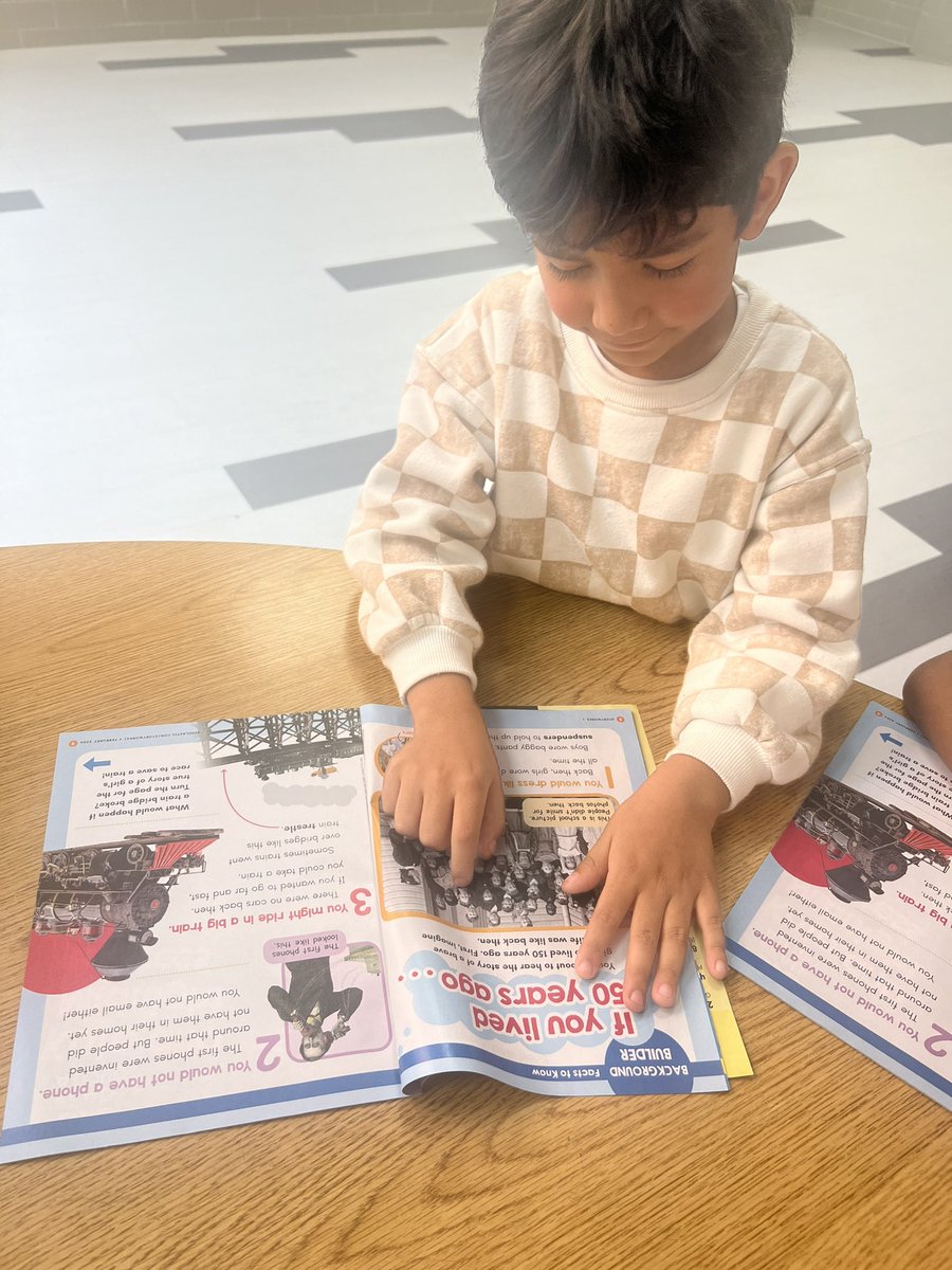 Logan Kitchens (@logannn822) on Twitter photo Using <a href="/Scholastic/">Scholastic</a> Storyworks to practice those non-fiction text features & to build background knowledge with these sweet First Graders ๐โ๏ธโจ #growatYale #risdbelieves
#risdweareone
#risdleadandint Using <a href="/Scholastic/">Scholastic</a> Storyworks to practice those non-fiction text features & to build background knowledge with these sweet First Graders ๐โ๏ธโจ #growatYale #risdbelieves
#risdweareone
#risdleadandint