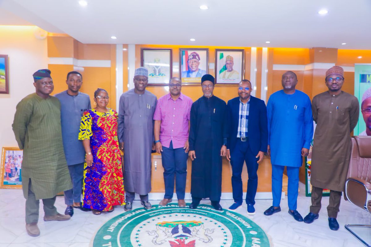 PHOTOS: The Minister of @FMEnvng @BalarabeAbbas_ , this afternoon received representatives of Green Building Council Nigeria on a courtesy call. 

GBCN are advocates of green building practice and urban sustainability. #GreenNigeria 🌿

@Binbaazabdul @BalarabeAbbas_ @Balarabe