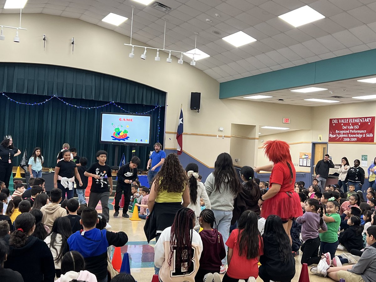 It’s time for another Team Celebration! 🎉 DVE students celebrated this month’s hard work and welcomed a four-day weekend making a bunch of noise for their teams. ❤️💙🖤💚