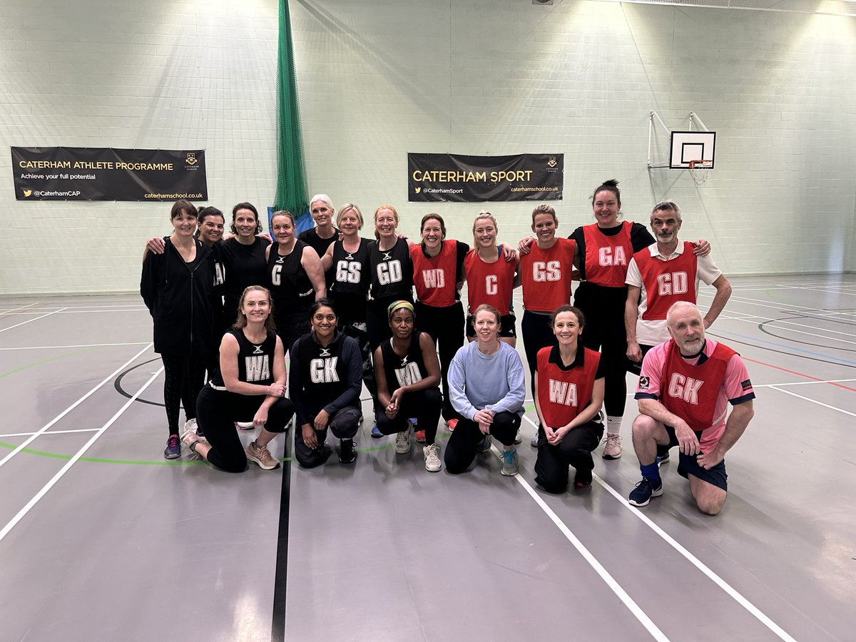 What a GAME! 💥 For the last day of term we had our Academic Teachers v Back2Netballers It was a fiercely contested, goal 4 goal match which went the way of our Back2Netballers 18-14 CPOMs 🔥Nisha.P from Back2Netball & 🔥Mrs Griffiths our super Deputy Head